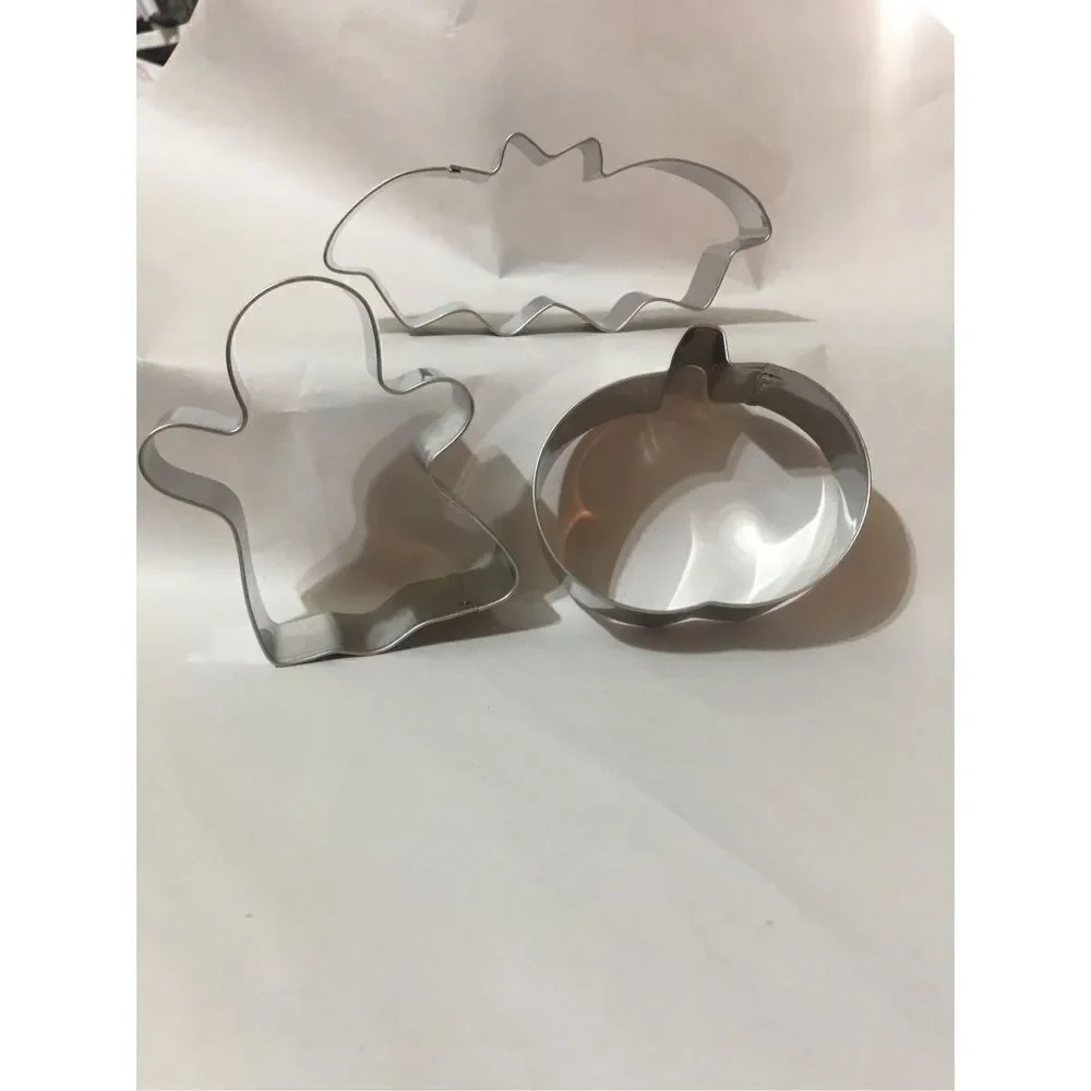 Pampered Chef Set of 3 Halloween Cookie Cutters #1097 with Instructions and Reci